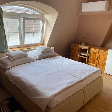 Ambrozia Guesthouse Нагиканиша Екстериор снимка