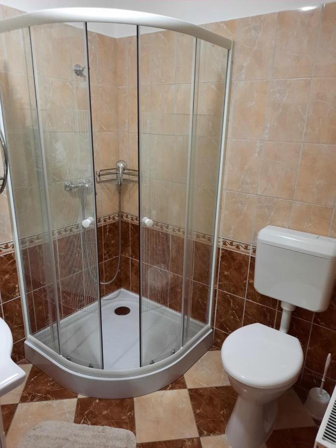 Ambrozia Guesthouse Нагиканиша Екстериор снимка