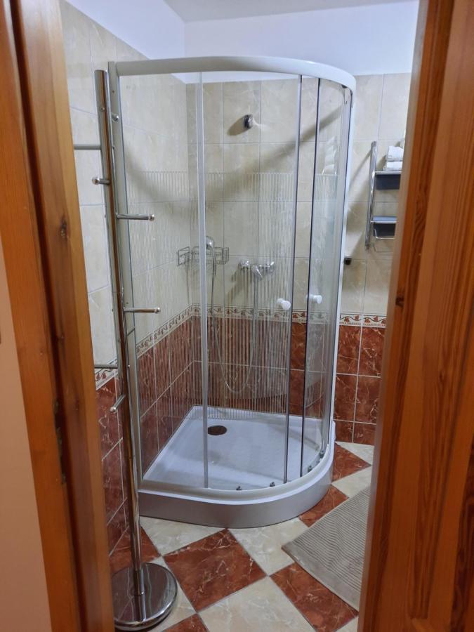 Ambrozia Guesthouse Нагиканиша Екстериор снимка