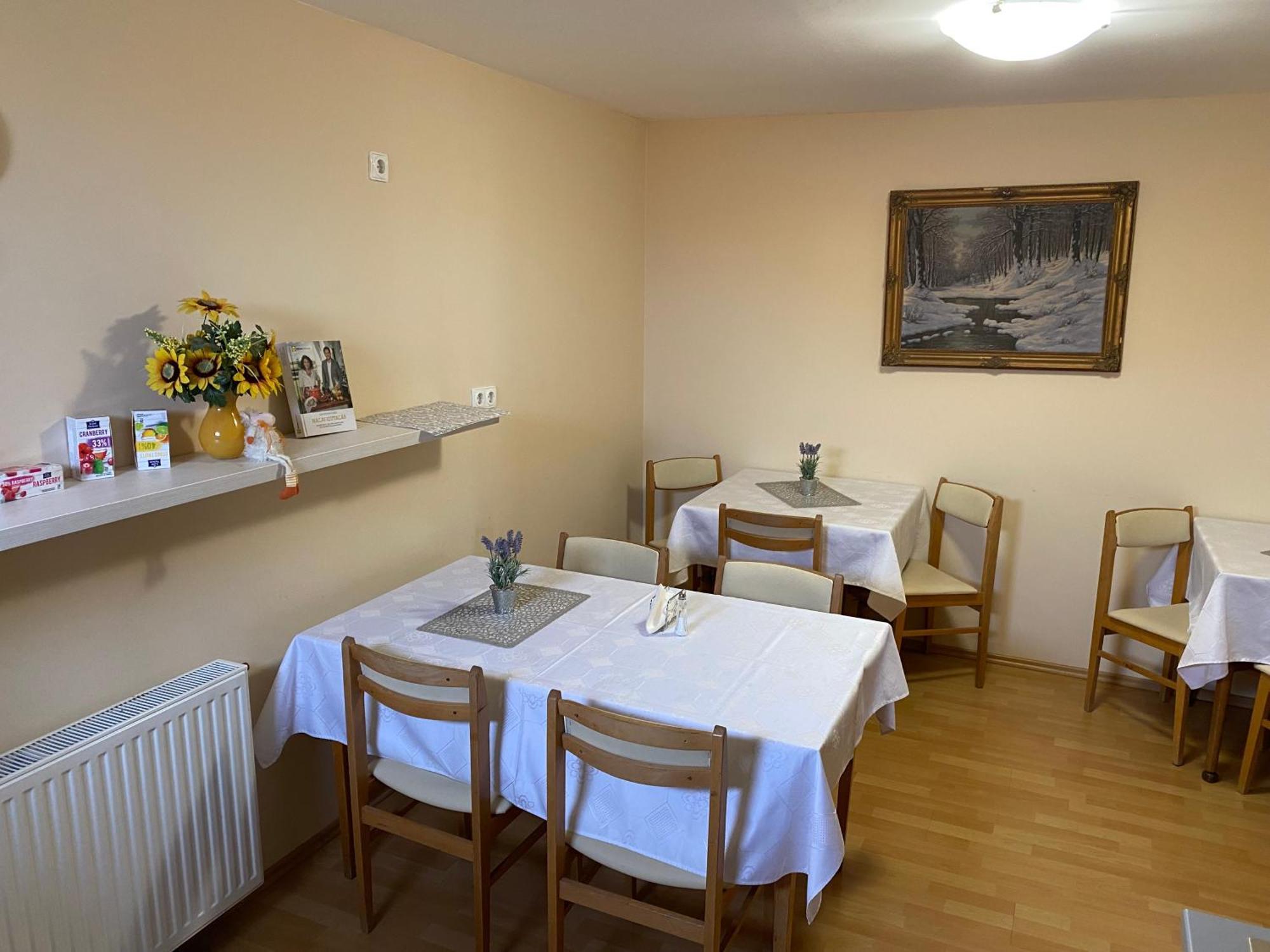 Ambrozia Guesthouse Нагиканиша Екстериор снимка
