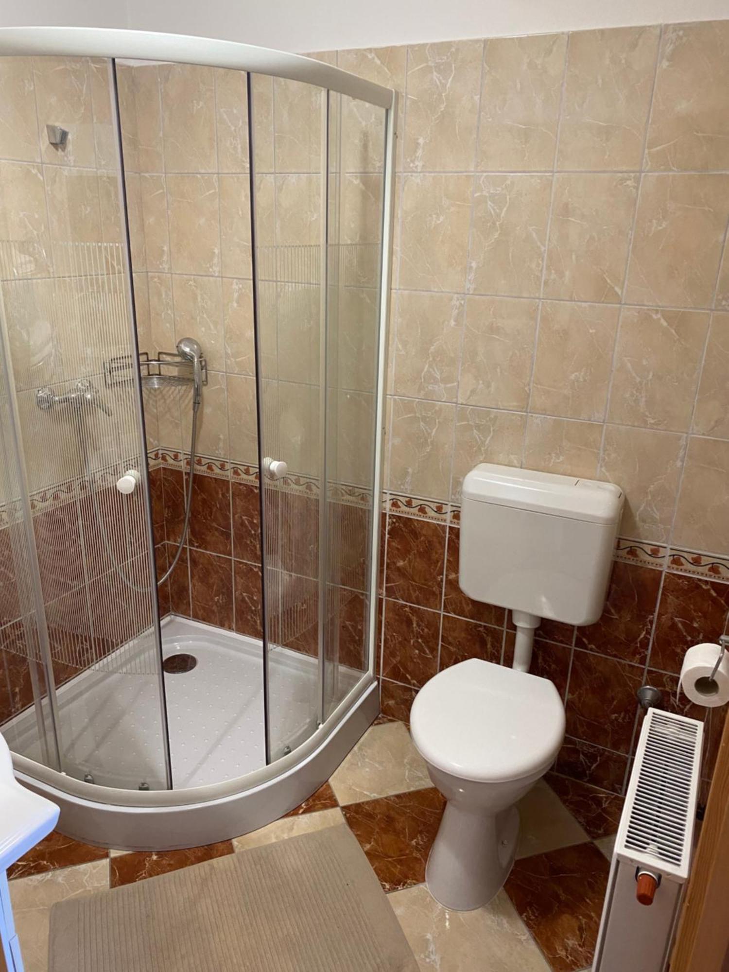 Ambrozia Guesthouse Нагиканиша Екстериор снимка