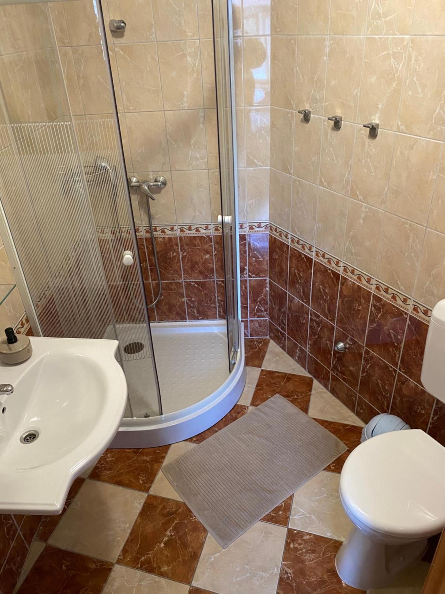 Ambrozia Guesthouse Нагиканиша Екстериор снимка