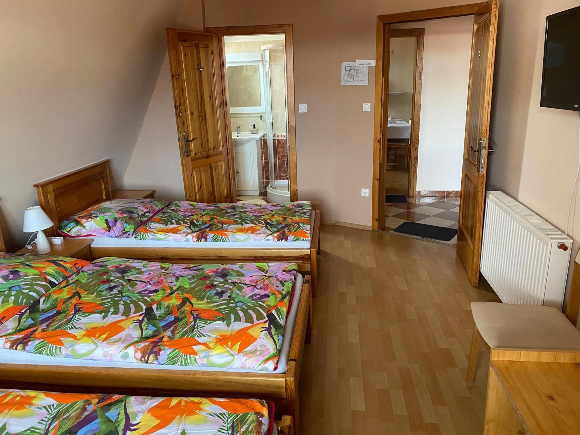 Ambrozia Guesthouse Нагиканиша Екстериор снимка