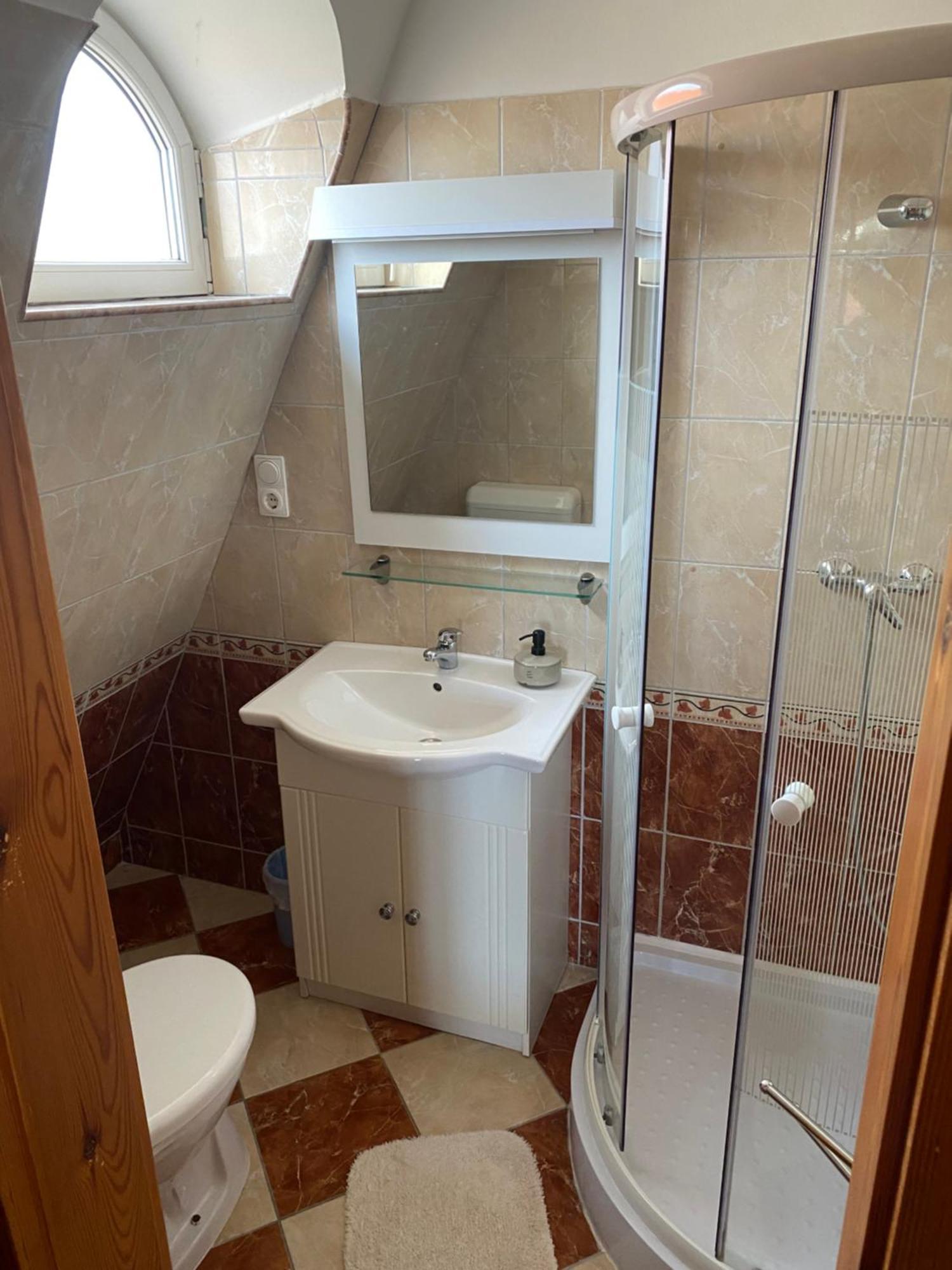 Ambrozia Guesthouse Нагиканиша Екстериор снимка