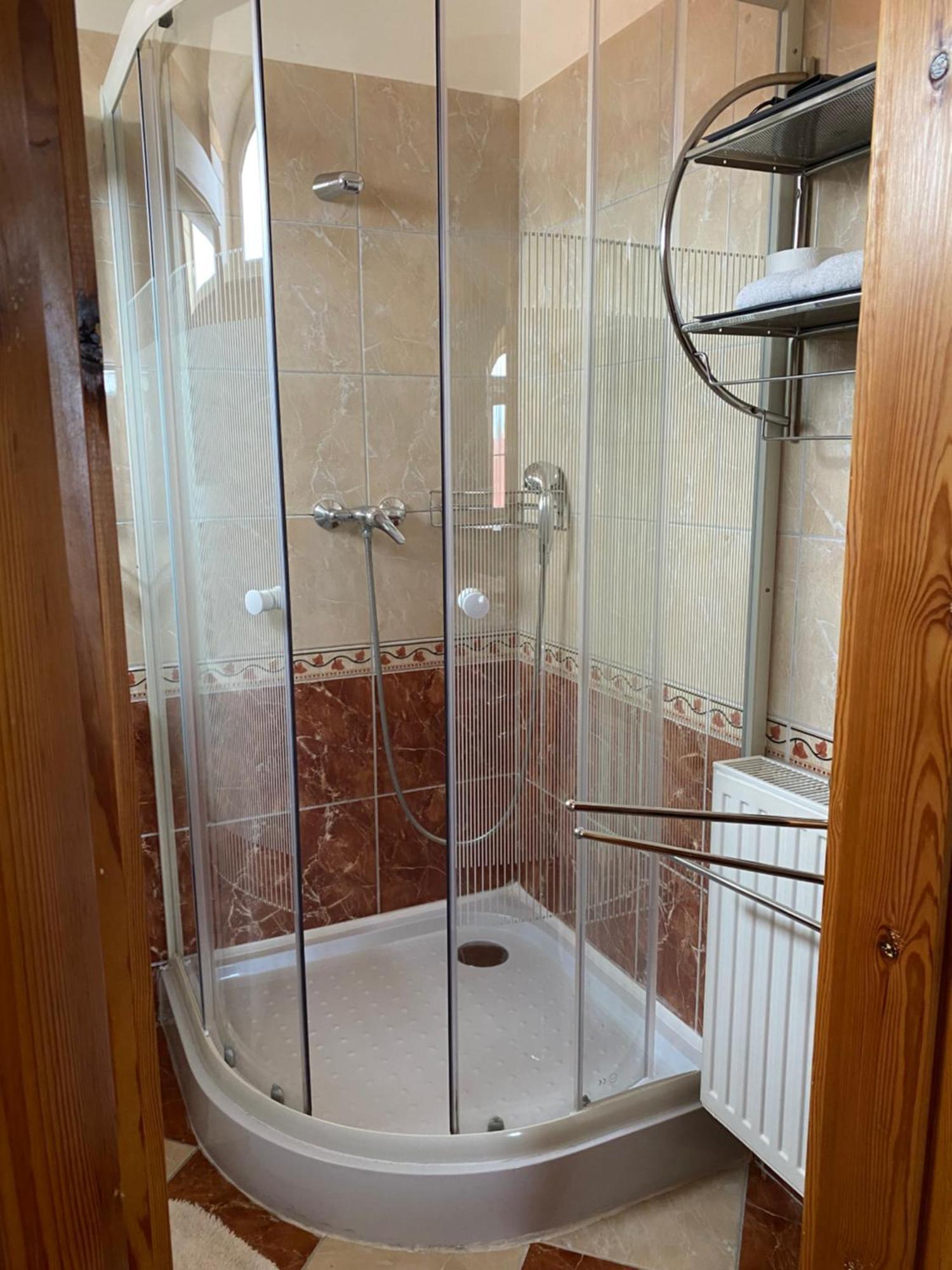Ambrozia Guesthouse Нагиканиша Екстериор снимка