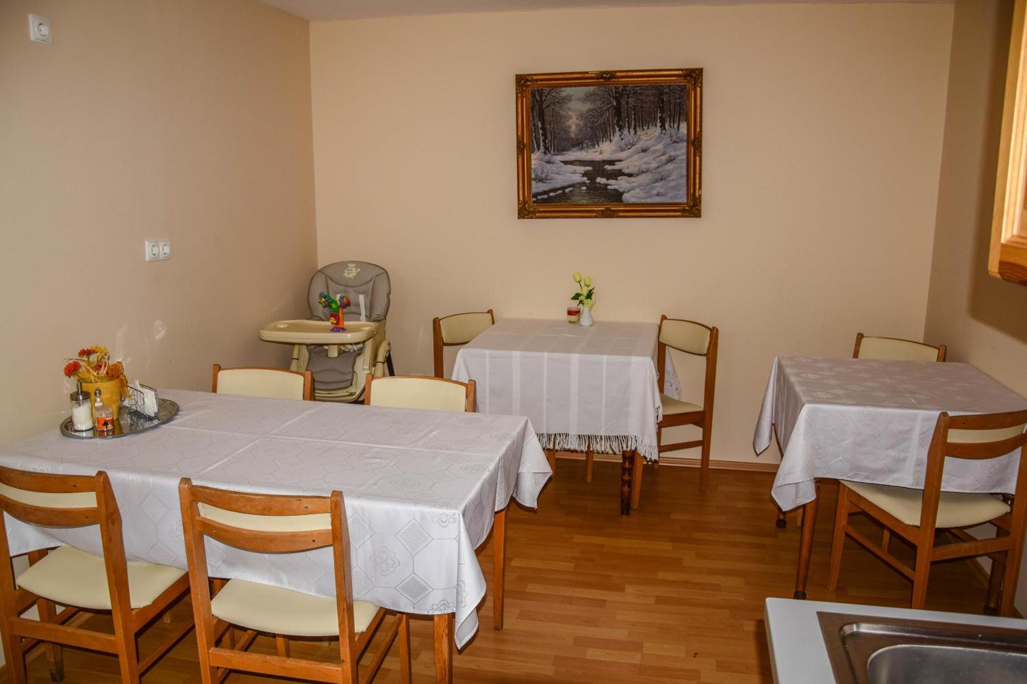 Ambrozia Guesthouse Нагиканиша Екстериор снимка