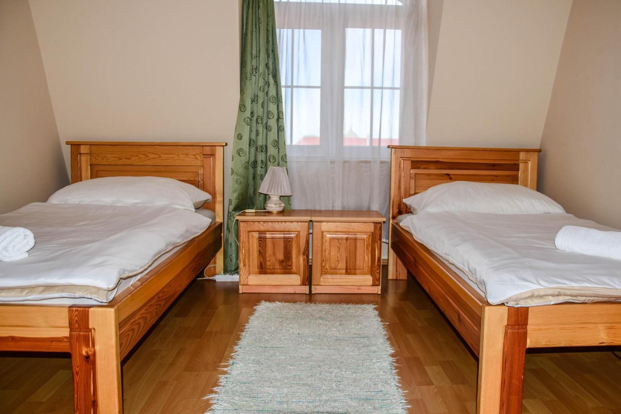 Ambrozia Guesthouse Нагиканиша Екстериор снимка