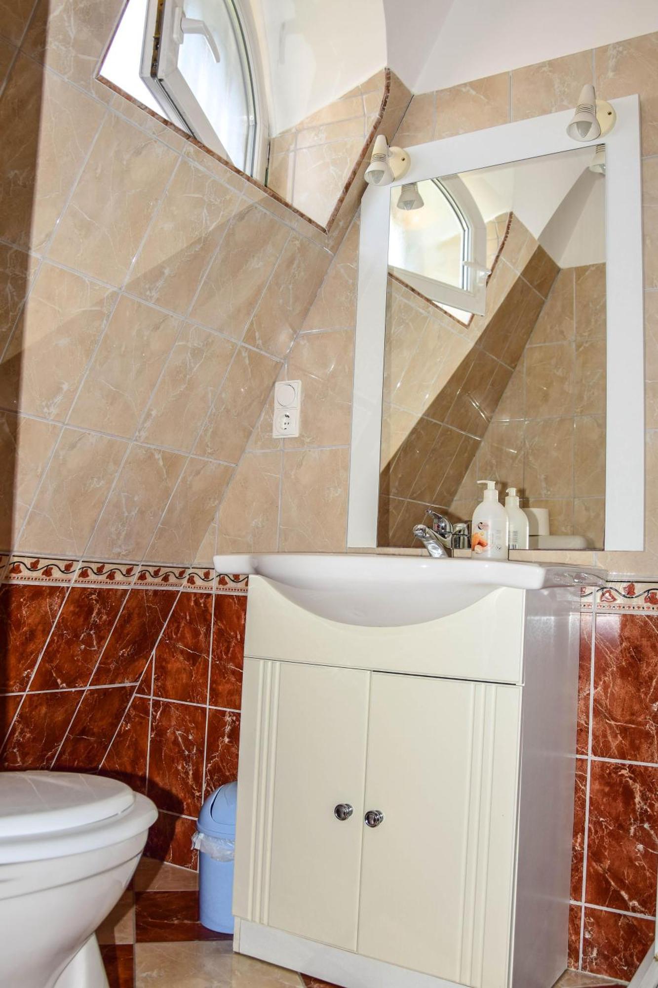 Ambrozia Guesthouse Нагиканиша Екстериор снимка
