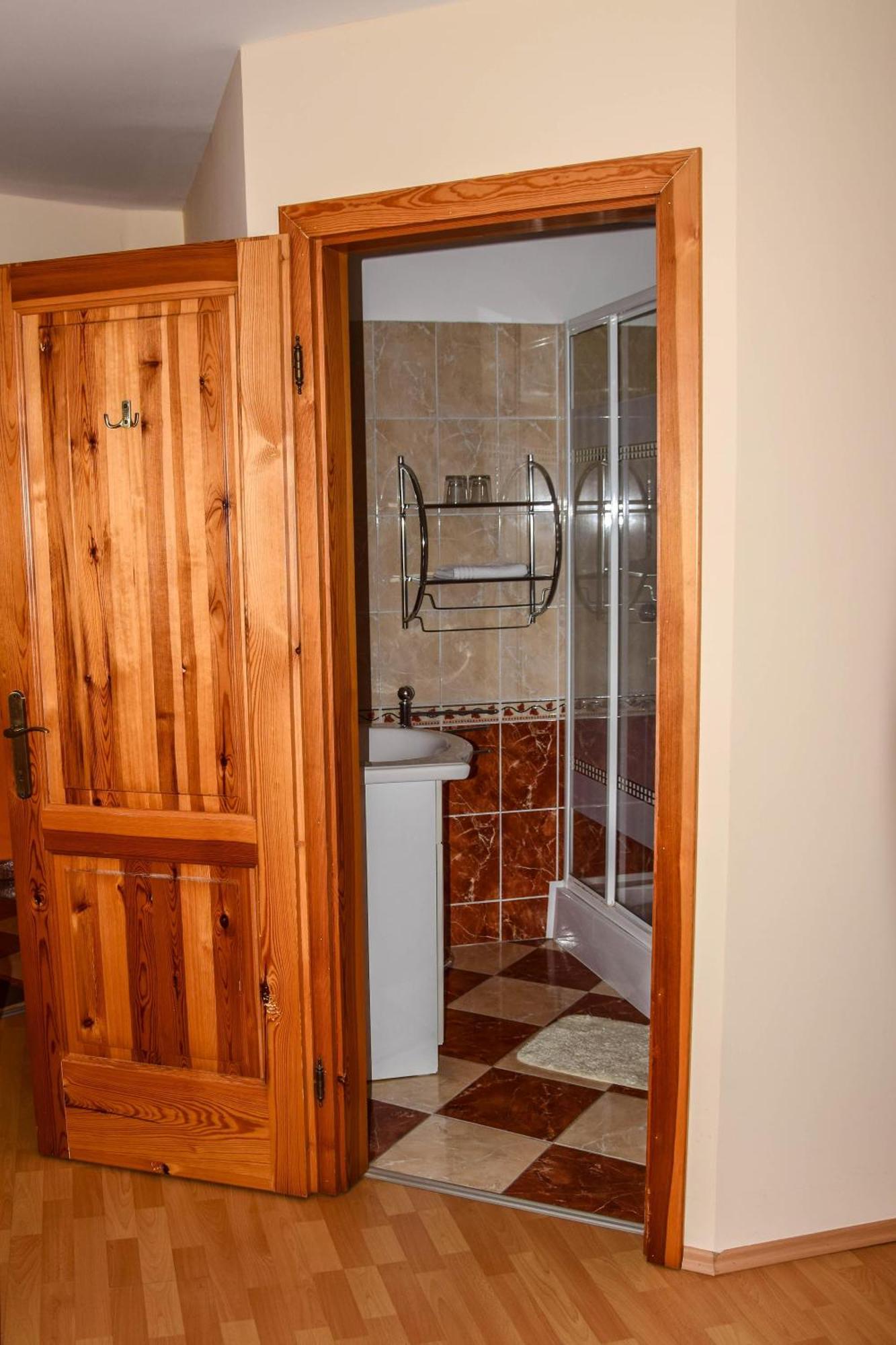 Ambrozia Guesthouse Нагиканиша Екстериор снимка