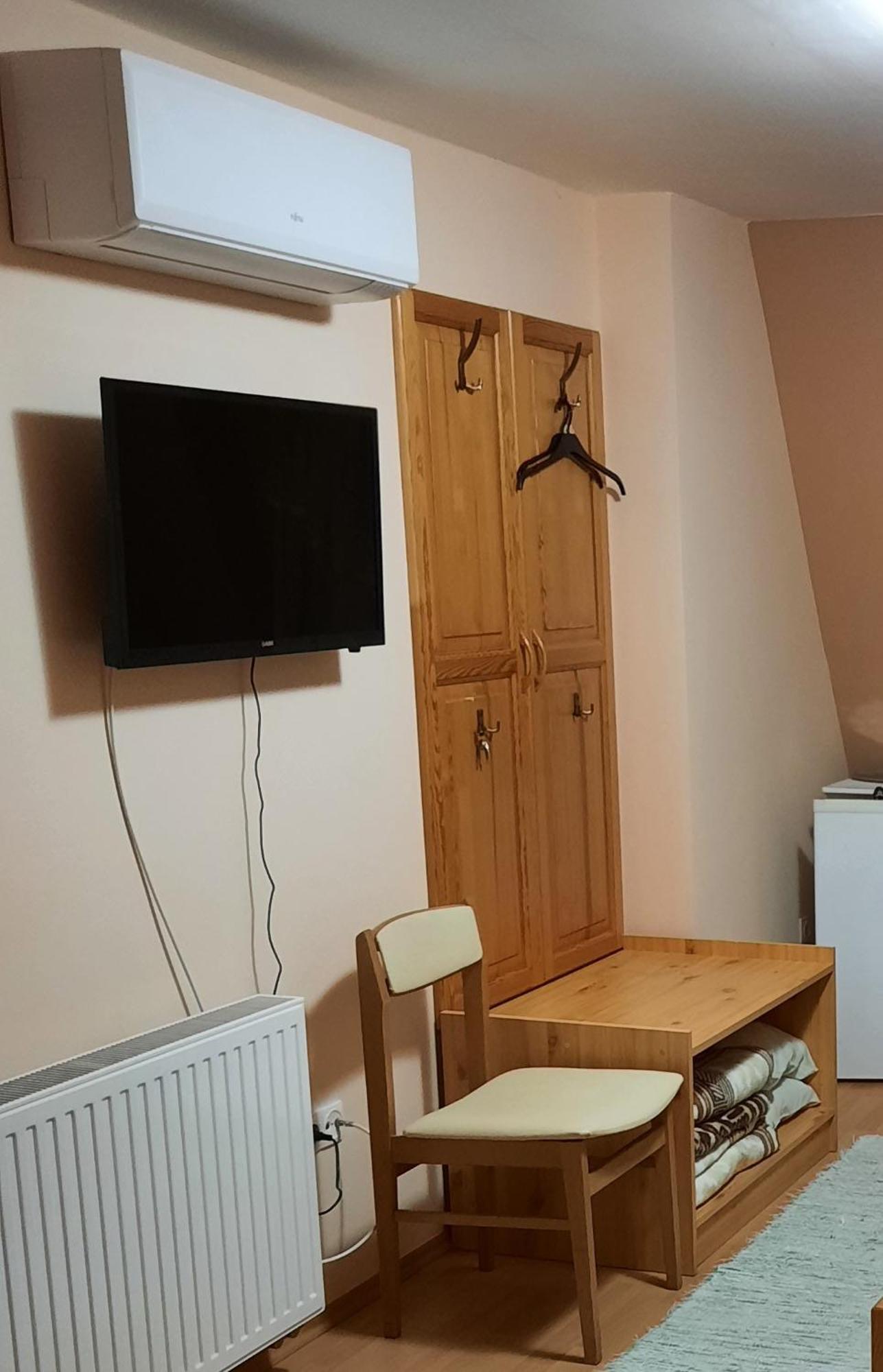 Ambrozia Guesthouse Нагиканиша Екстериор снимка