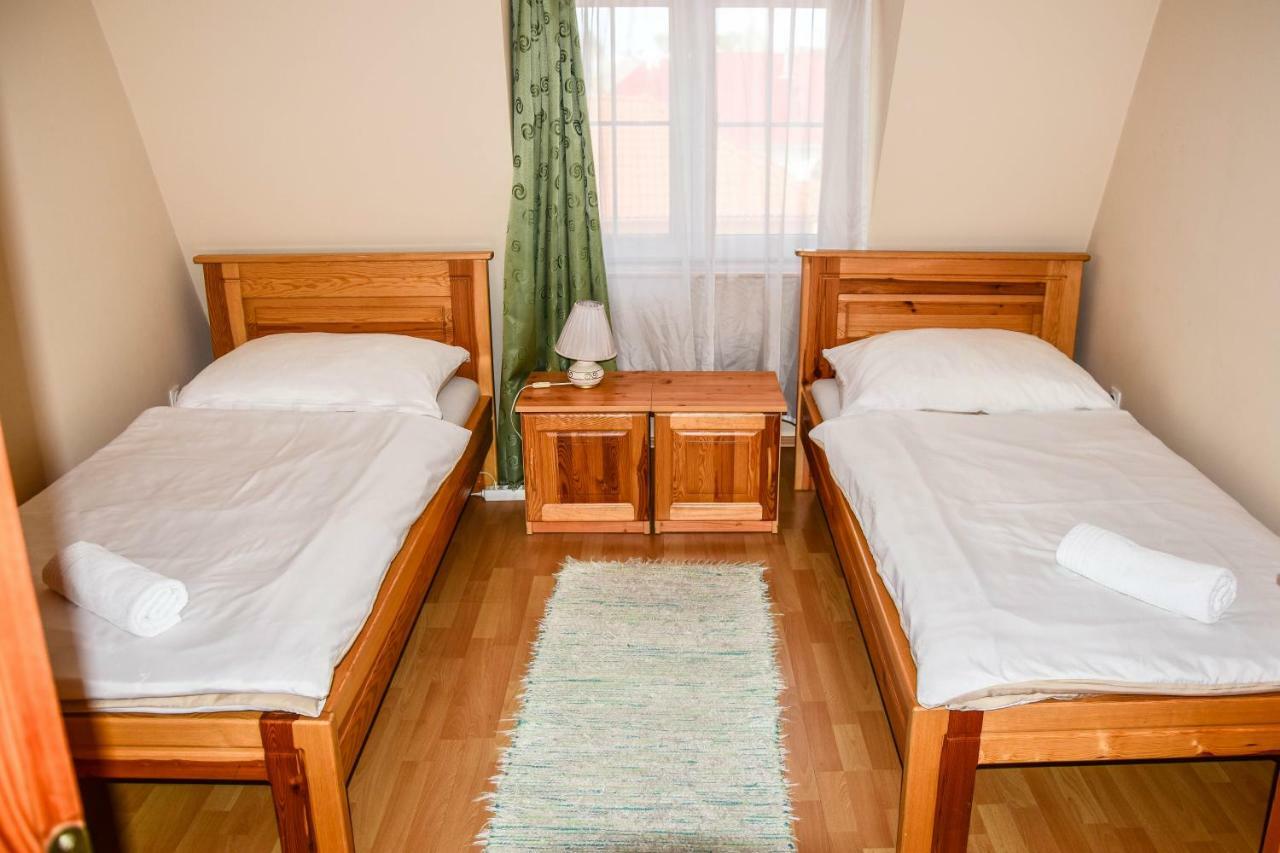 Ambrozia Guesthouse Нагиканиша Екстериор снимка